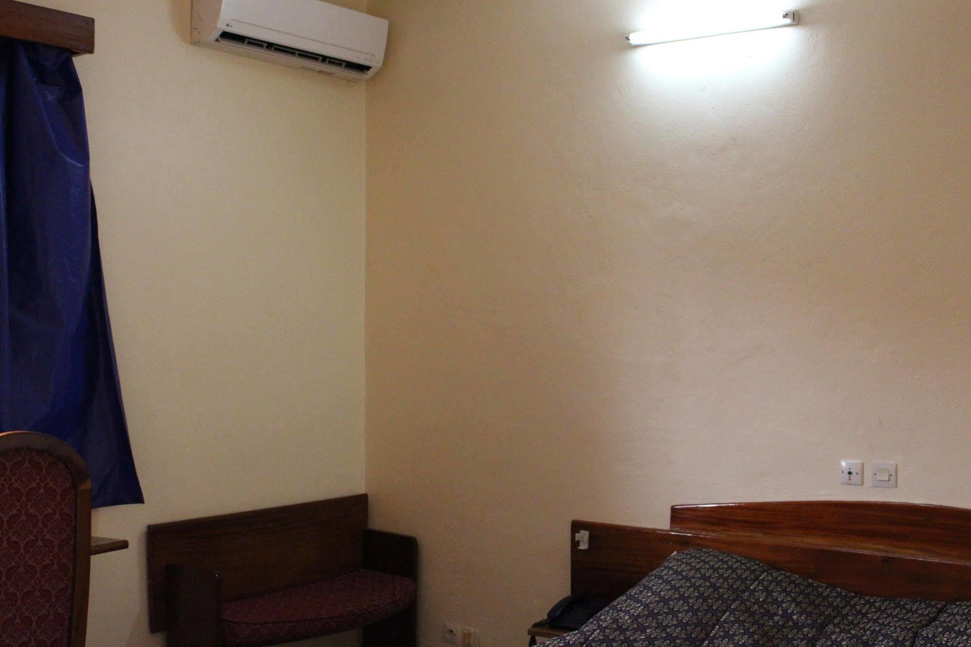 Hotel Altitel Bafoussam Exterior foto