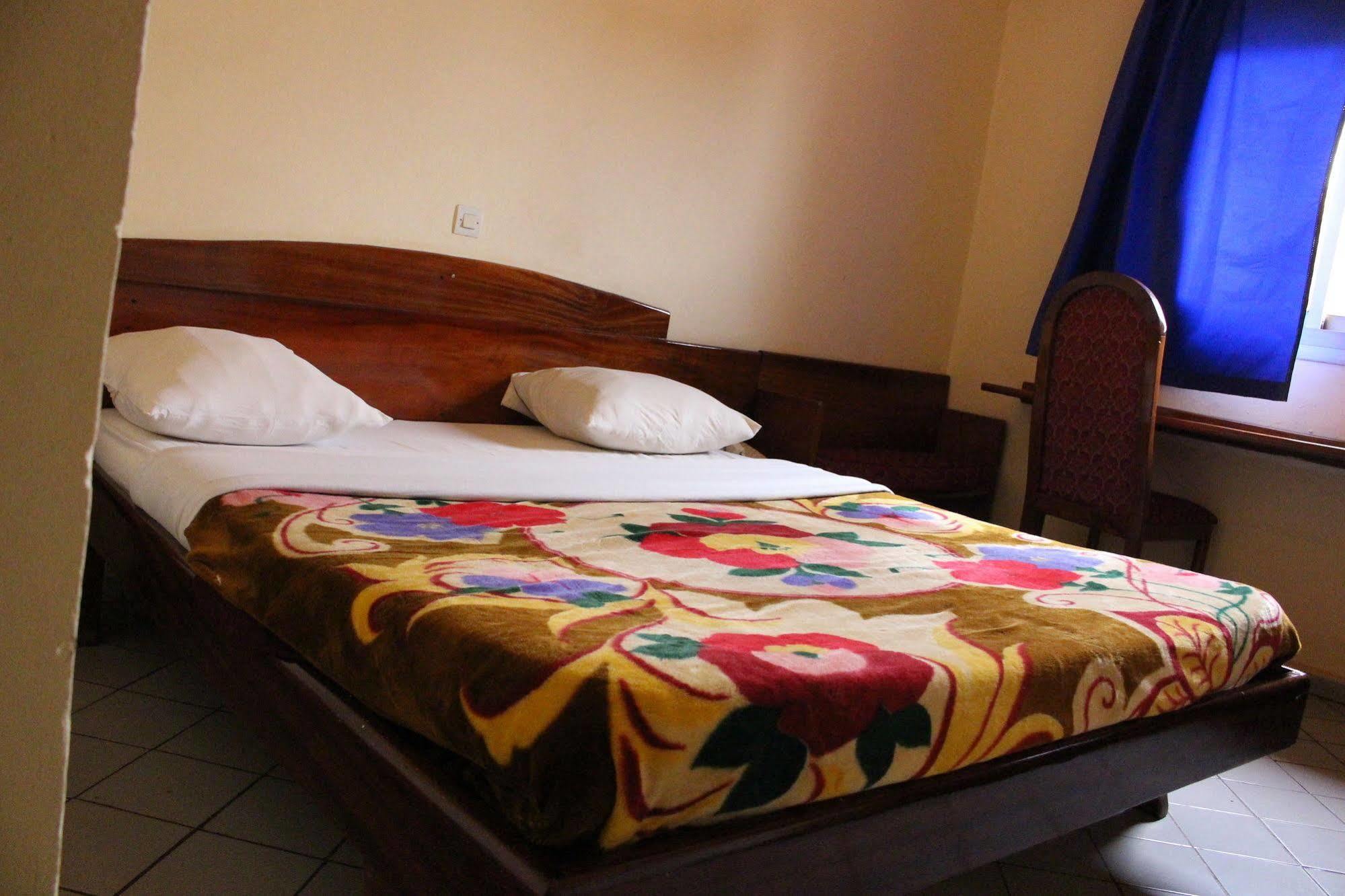 Hotel Altitel Bafoussam Exterior foto